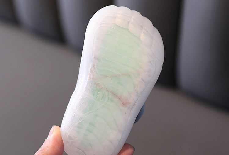 Children's Shoes Slip Through The Net