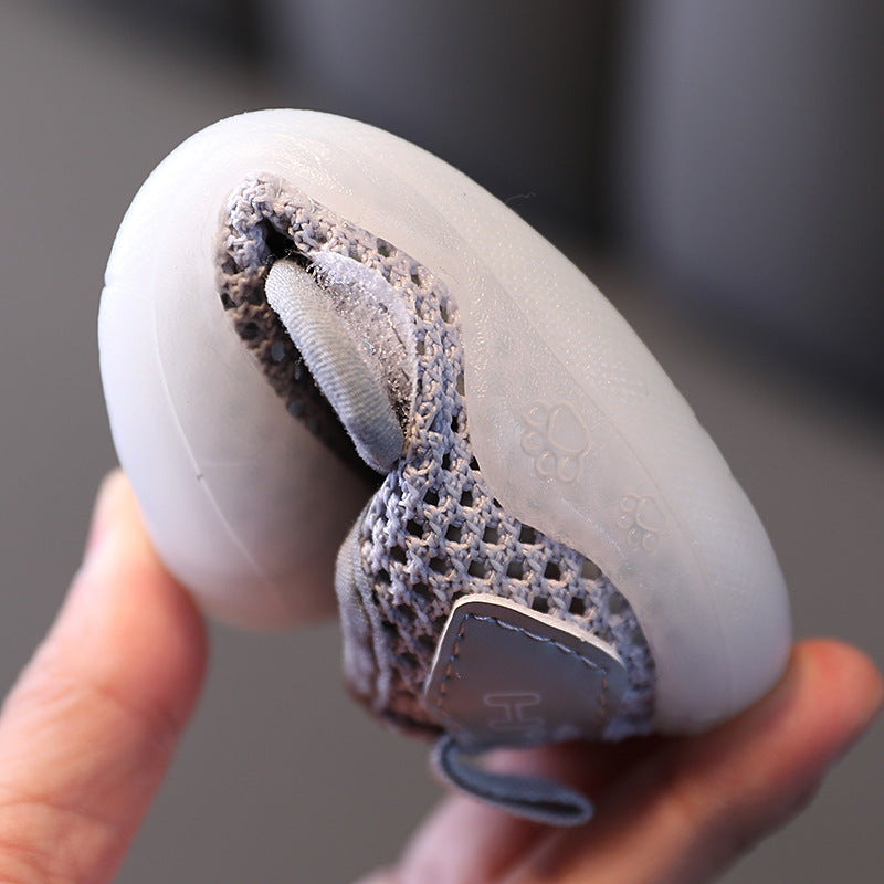 Children's Shoes Slip Through The Net